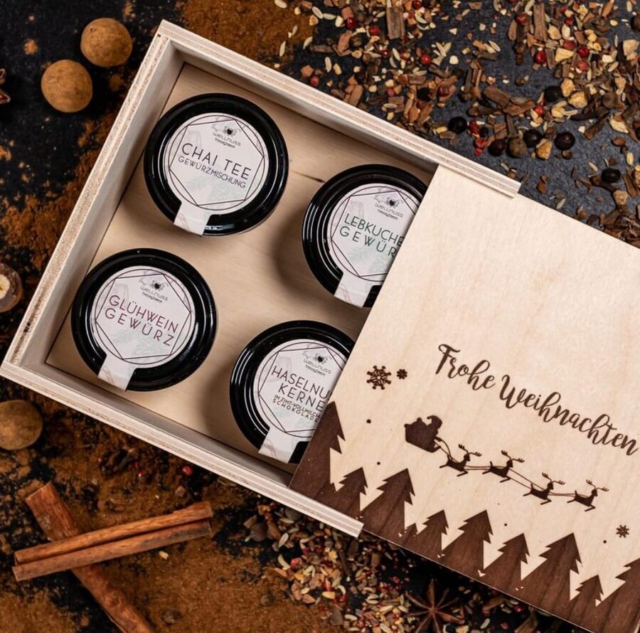 Gourmetkästchen mit Gewürzen – Weihnachtsgeschenk mit Logoveredelung von Wizard